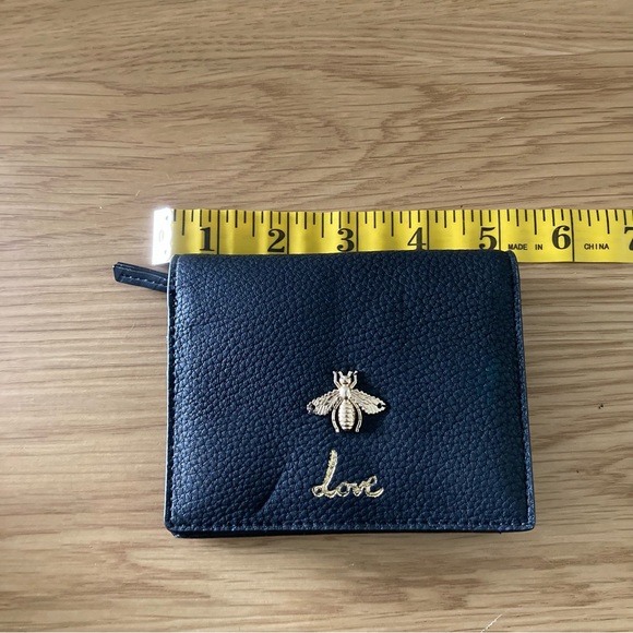 Dream Control Black Bilfold Small Wallet with Front Detail Bee & Love - NWOT - Picture 5 of 7